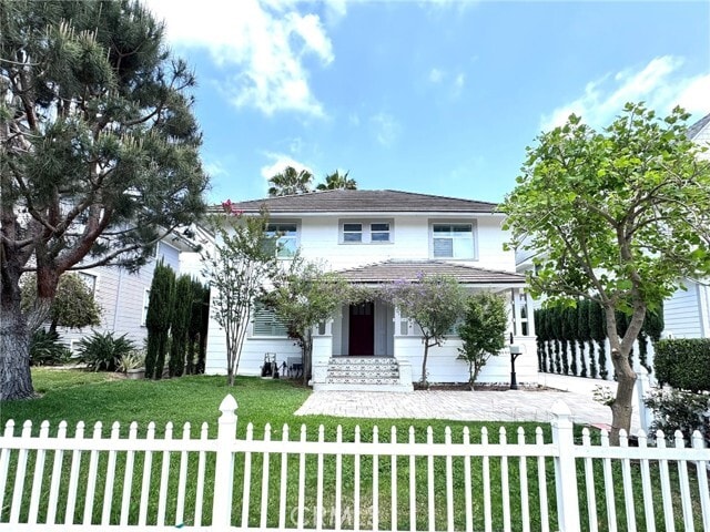 Building Photo - 2716 S La Salle Ave