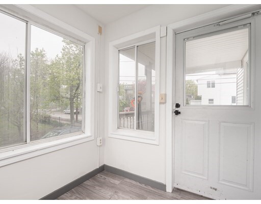 Building Photo - 99 Thorndike St