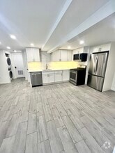 Building Photo - 38 51st St