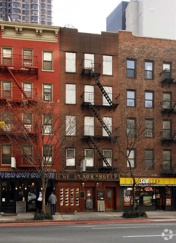 Foto del edificio - 583 Third Ave