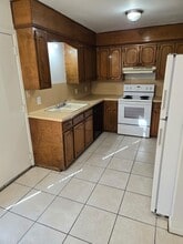 Building Photo - 127 Regency Ave
