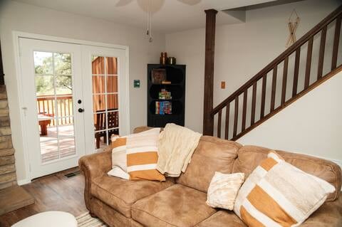 Building Photo - 604 White Mountain Dr