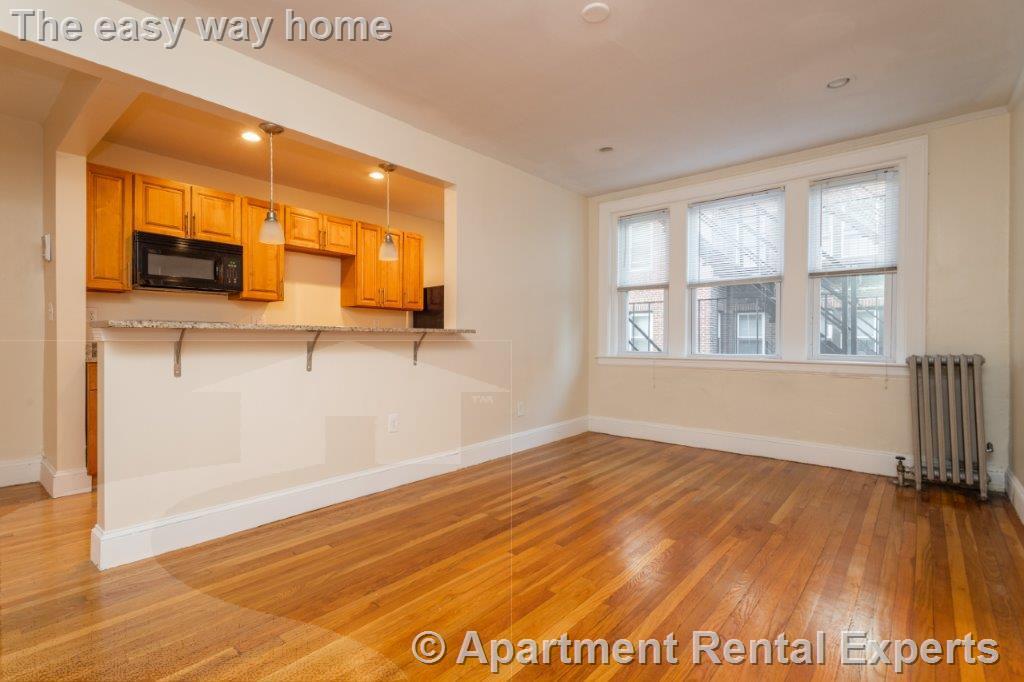 Foto principal - 136 Highland Ave