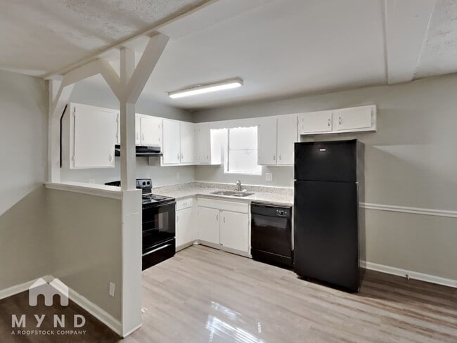 Building Photo - 546 Hardy Way