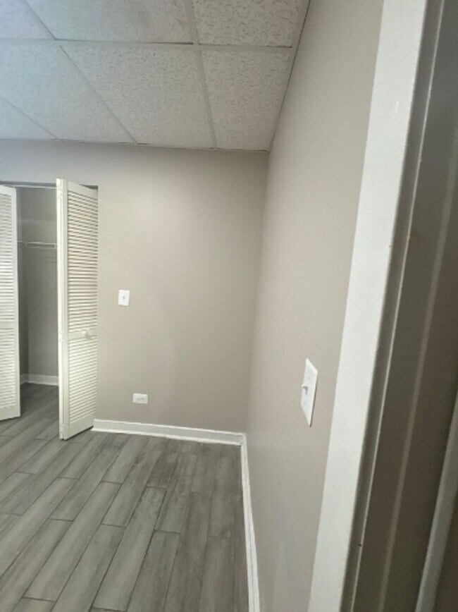 Foto del edificio - 7444 S Langley Ave