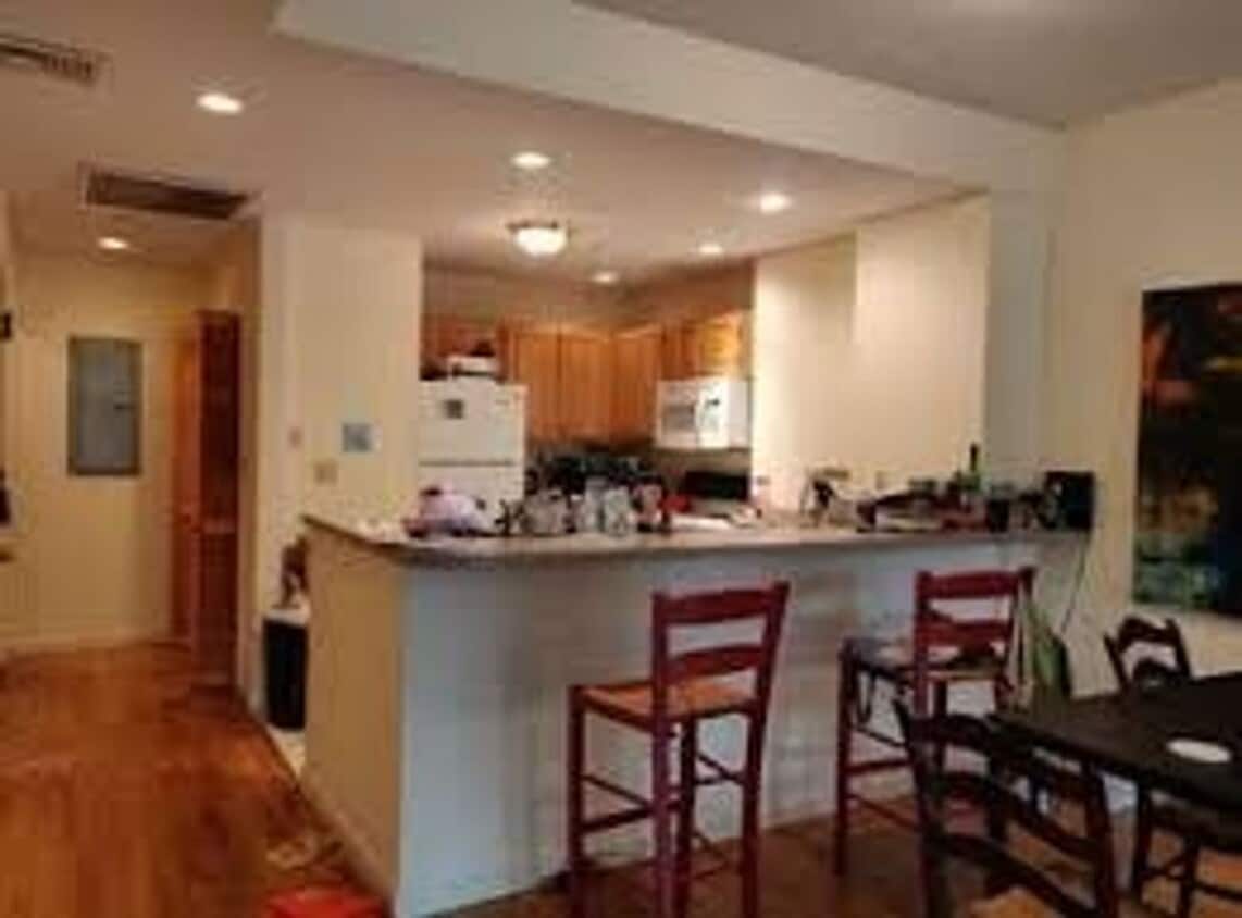 Photo - 1402 Beacon St