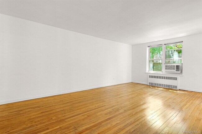 Foto del edificio - 66-40 108th St