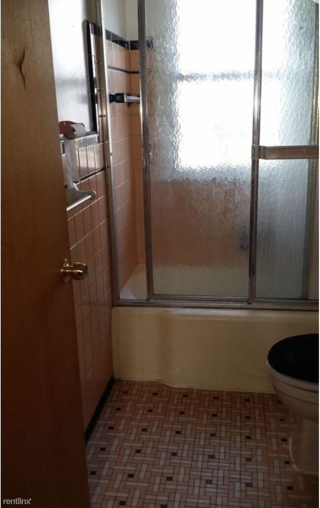Foto del edificio - 3 br, 1 bath House - 20290 Hickory St