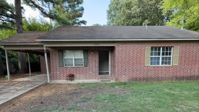 Building Photo - 1008 Daybreak Dr