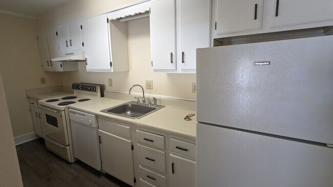 Building Photo - 1BR