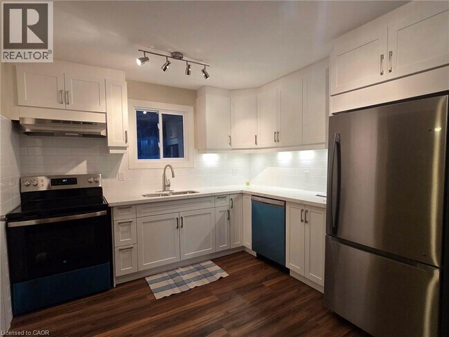 Building Photo - 142 Bechtel Dr