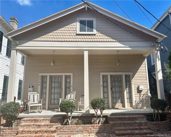 Primary Photo - 2344 Constance St
