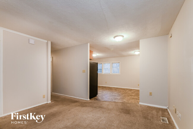 Building Photo - 3616 Tiffany Dr
