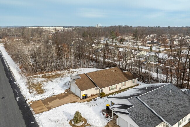 914 Avenida Mary Kay - Tomah Property Management South