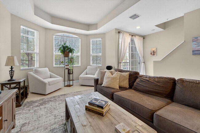 Foto del edificio - 11860 Valencia Gardens Ave