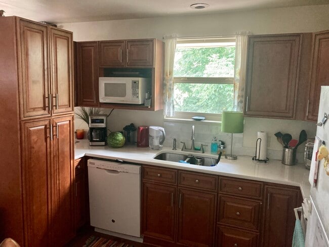 Kitchen - 2301 Cheyenne St