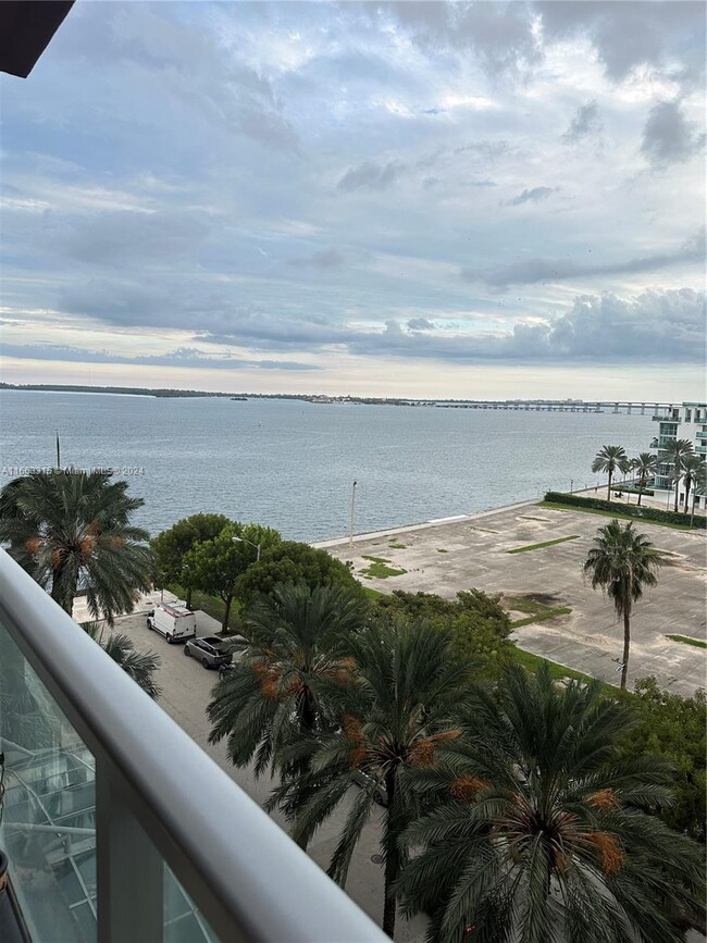 Foto del edificio - 1155 Brickell Bay Dr