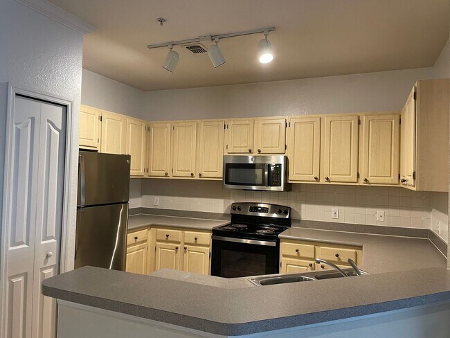 Foto del edificio - Beautiful 2br/2ba Visconti Townhome with G...