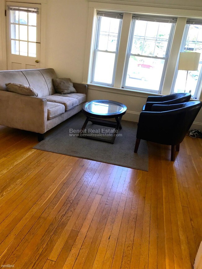 Building Photo - 162 Curtis St