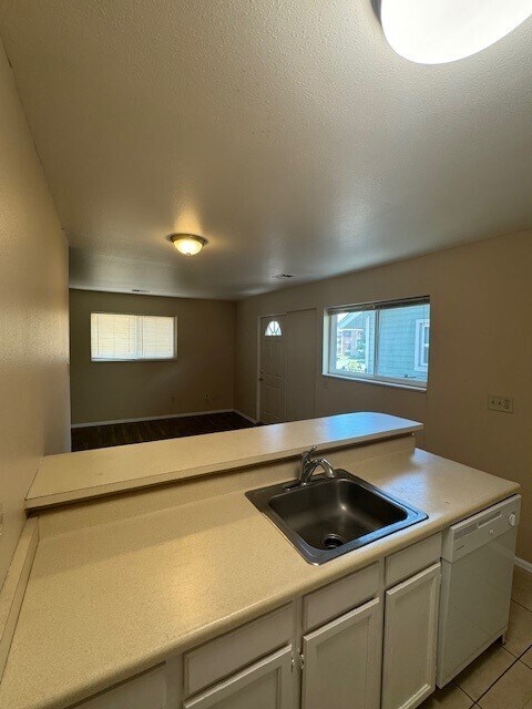 Building Photo - 2227 Arapahoe Ave