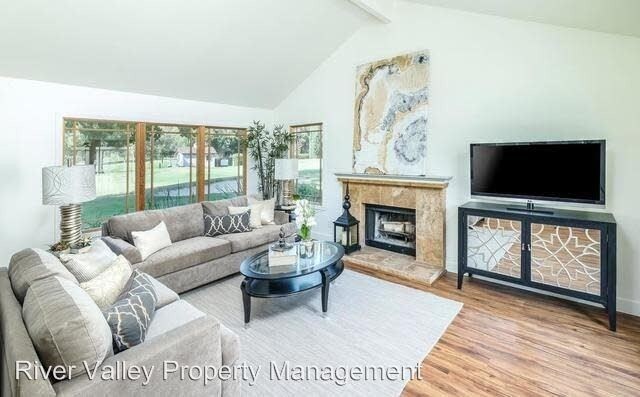 Building Photo - 3 br, 2 bath House - 2902 Pasatiempo Place