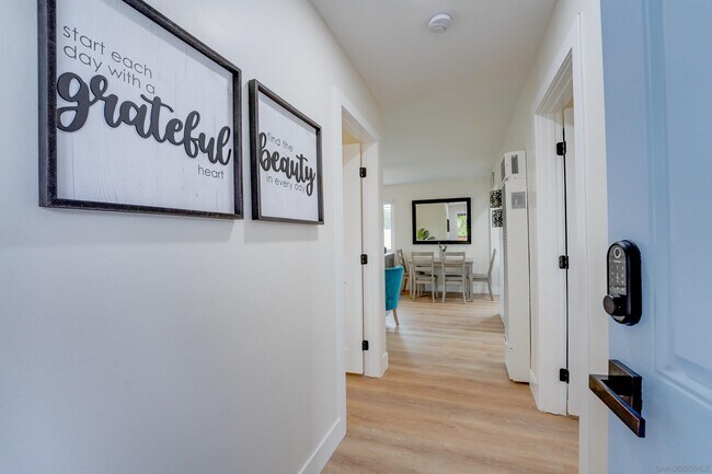 Foto del edificio - 2614 Montclair St