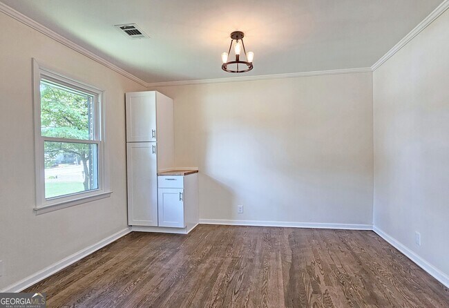 Foto del edificio - 2280 Columbia Dr