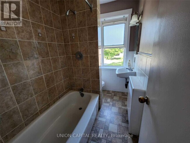 Photo du bâtiment - 30 Lasalle Ct