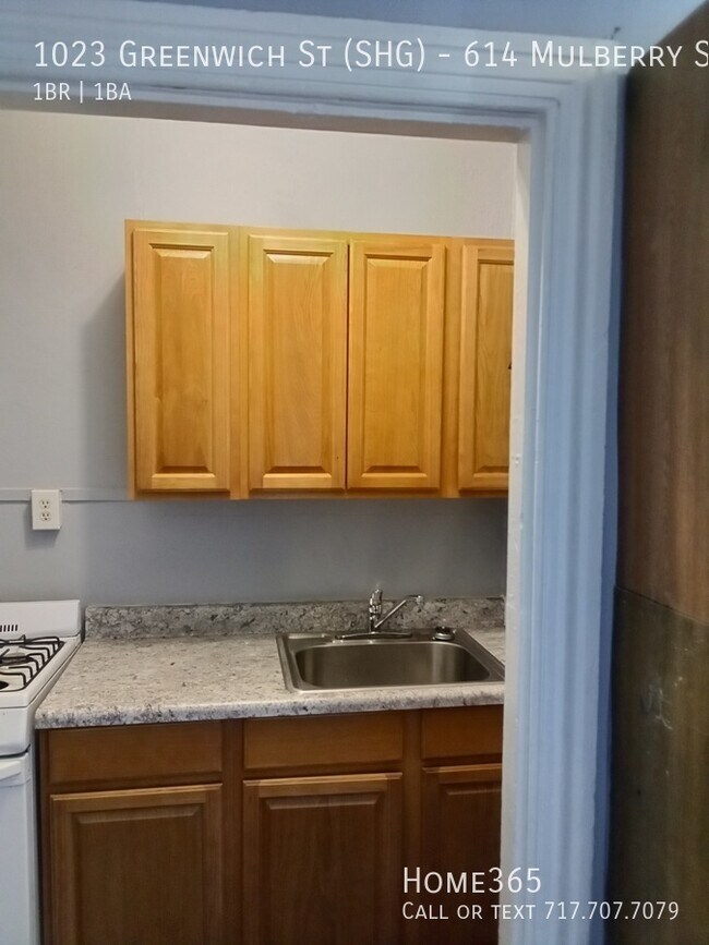 Foto del edificio - Recently Renovated 1 Bedroom Apartment