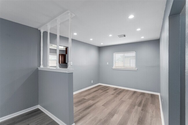 Foto del edificio - 5703 Minden St