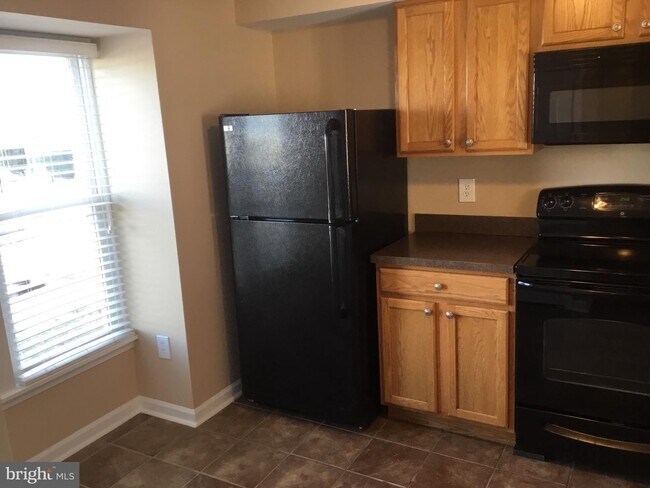 Building Photo - 523 Beebe Ct
