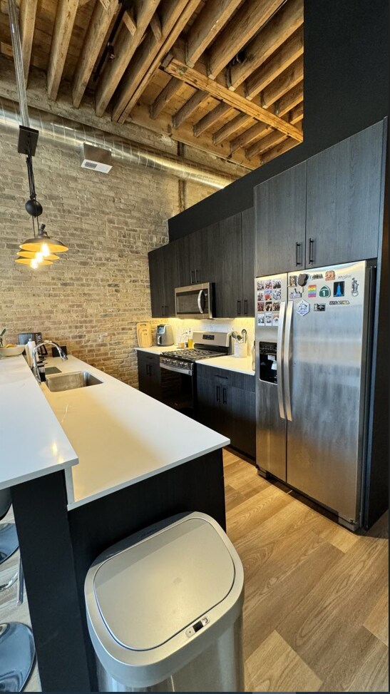 Building Photo - 818 N Wolcott Ave