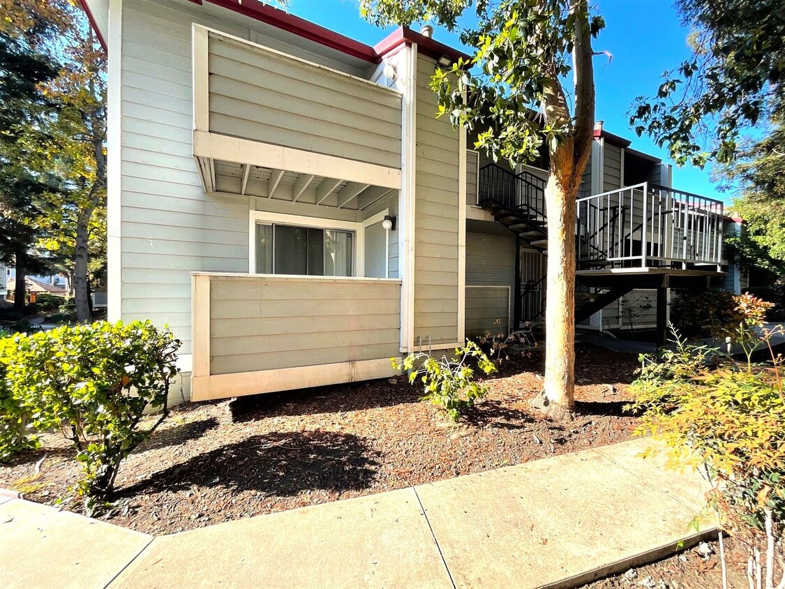 Foto principal - 29612 Mountain Oak Court #62, Hayward, CA ...