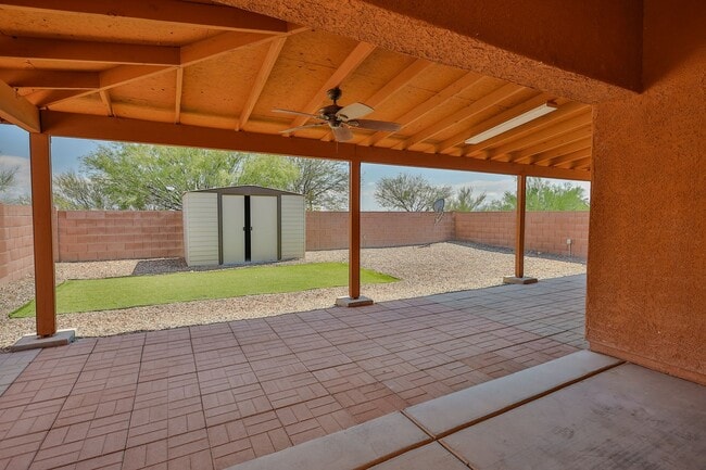 Building Photo - 3 Bedroom 2 Bathroom