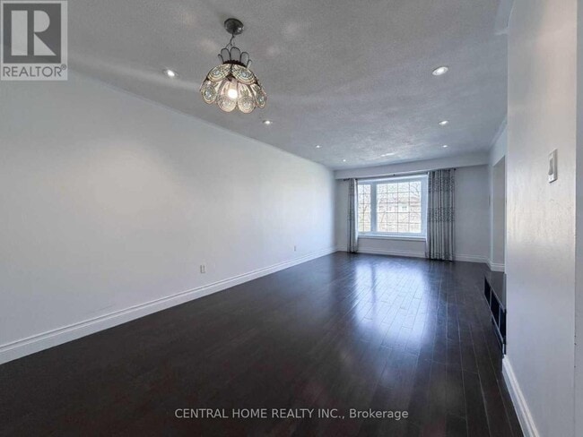 Building Photo - 11 Tineta Crescent