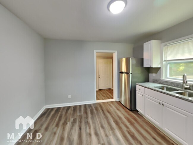 Building Photo - 505 Sinclair St