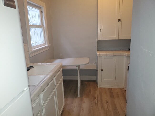 Building Photo - 1432 N Formosa Ave