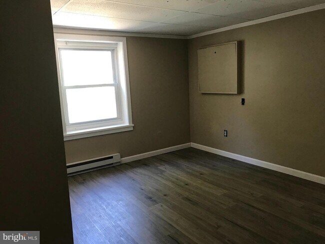 Building Photo - 241 Seltzer Ave
