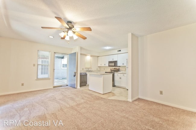Building Photo - 2 br, 2 bath House - 12765 St James Place #B