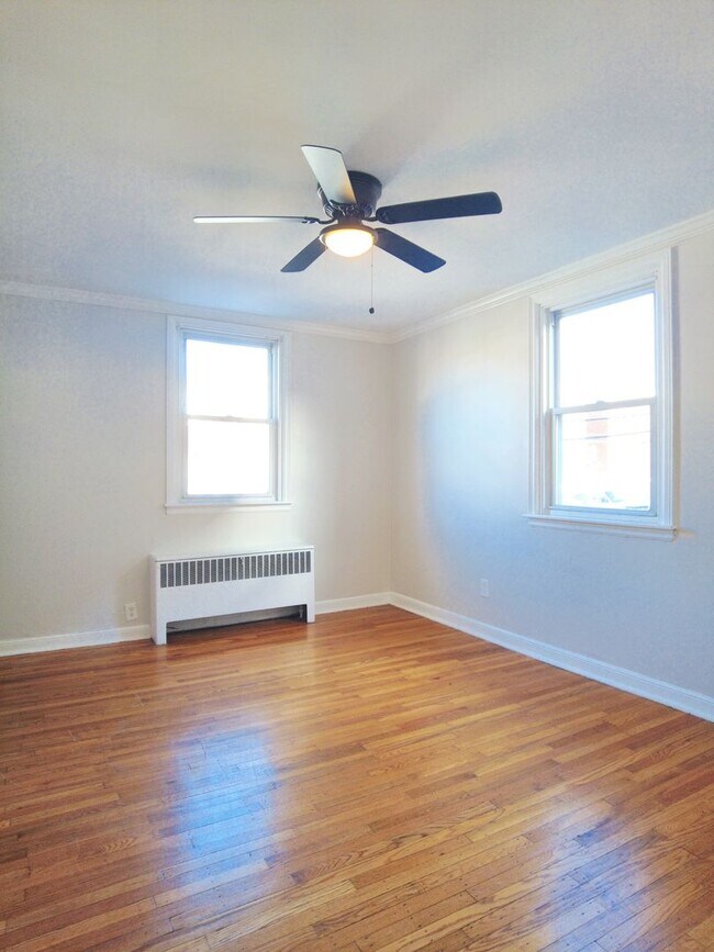 Building Photo - 5137 Westford Rd, Philadelphia, PA 19120-3615