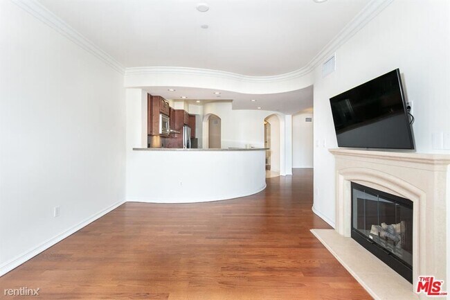 Foto del edificio - 2 br, 2 bath Condo - 1000 Granville Ave Ap...