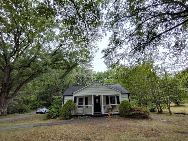 Foto del edificio - 808 Glenco Rd