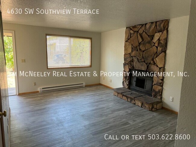 Building Photo - Aloha 2 bedroom Duplex in Cul-De-Sac with ...