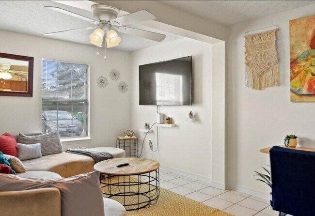 Foto del edificio - 1801 Pointed Leaf Ln