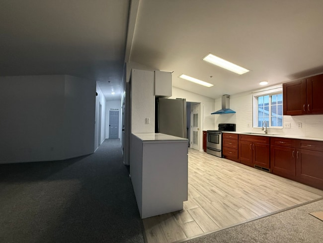 Building Photo - 21462 Meekland Ave