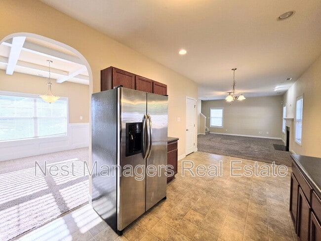 Foto del edificio - 389 Roanoke Dr