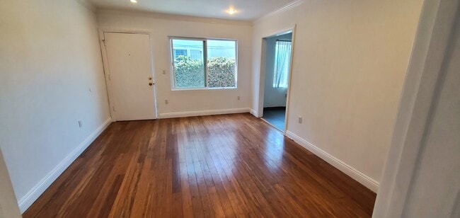Building Photo - 1625 S La Brea Ave