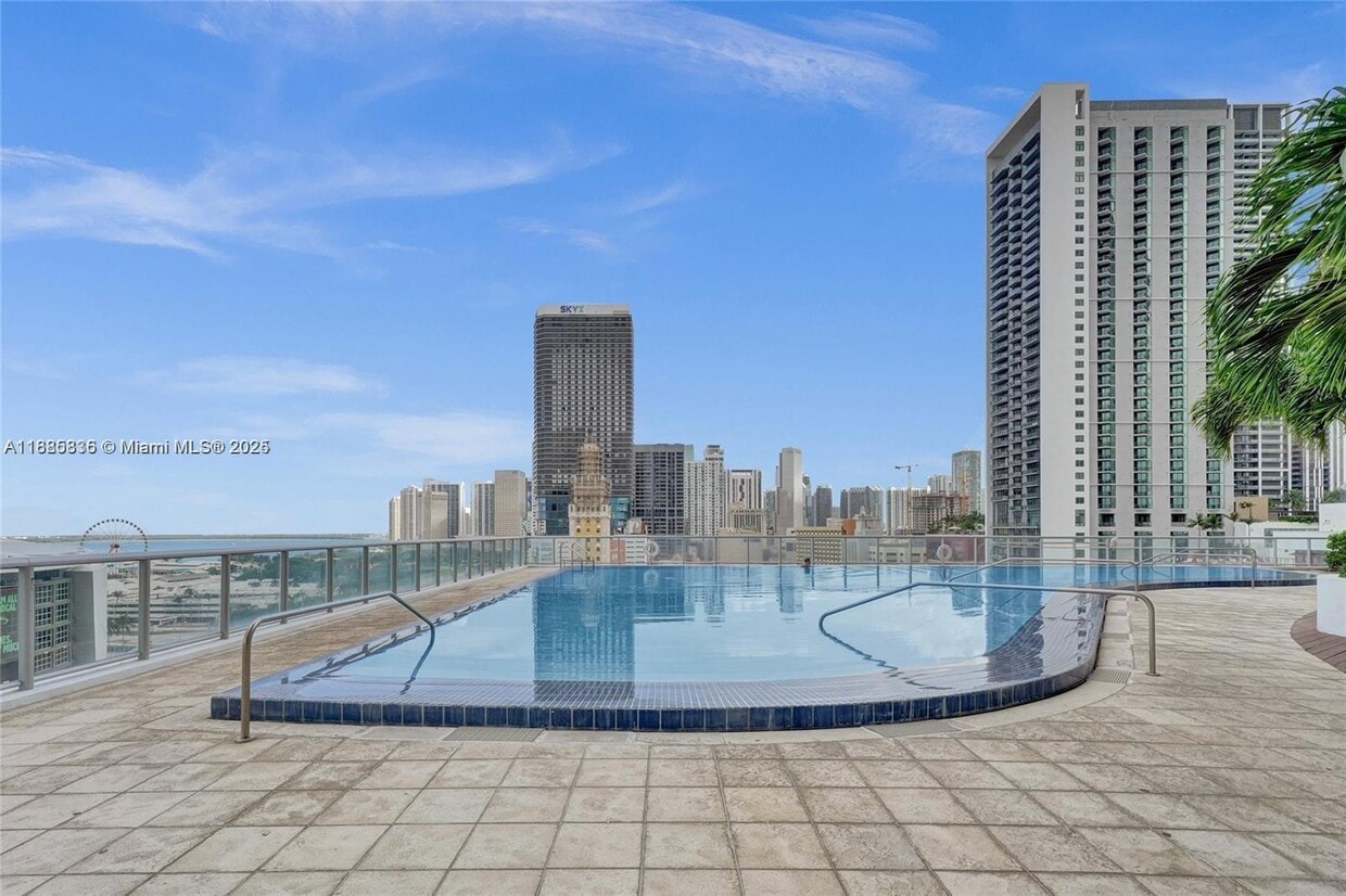 Foto principal - 888 Biscayne Blvd