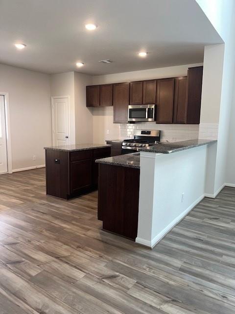 Building Photo - 15223 White Moss Dr