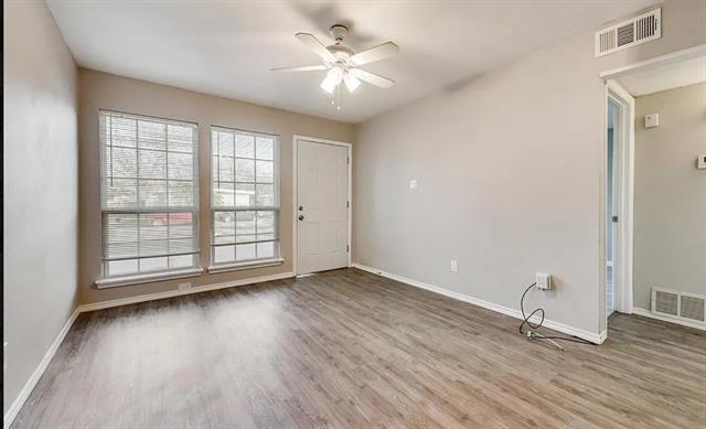 Foto del edificio - 610 N Oak St